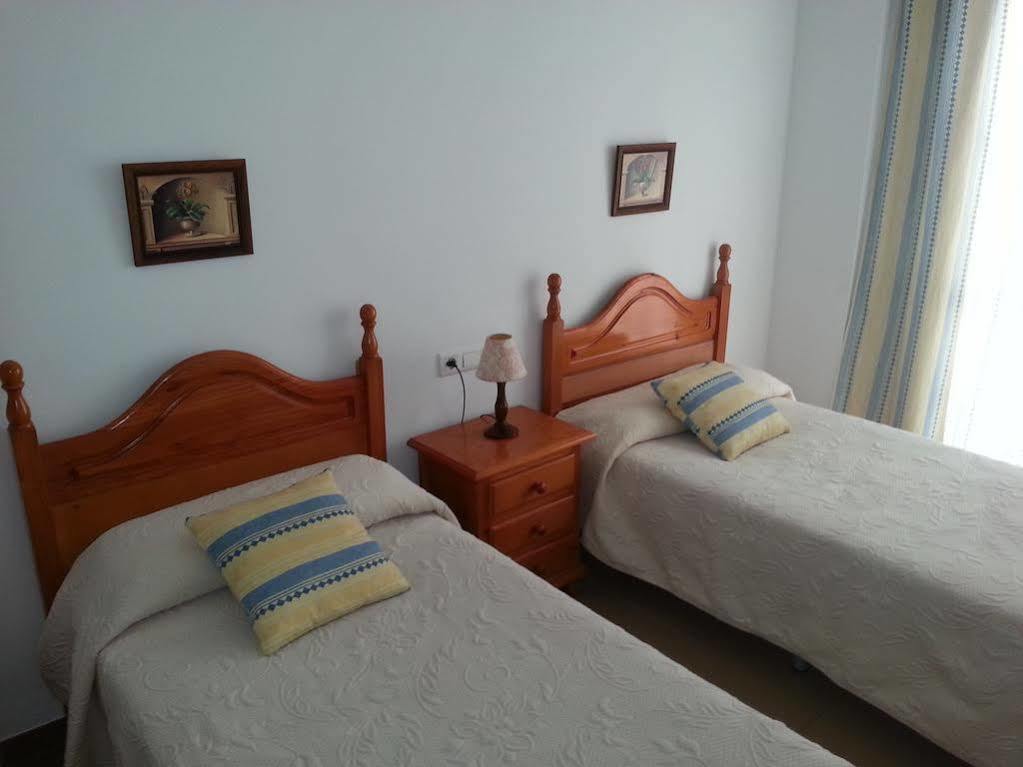 Hostal San Miguel Nerja Bagian luar foto